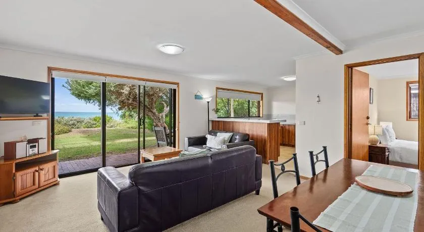 BORDO D'ACQUA - Port Fairy, VIC - Image 1