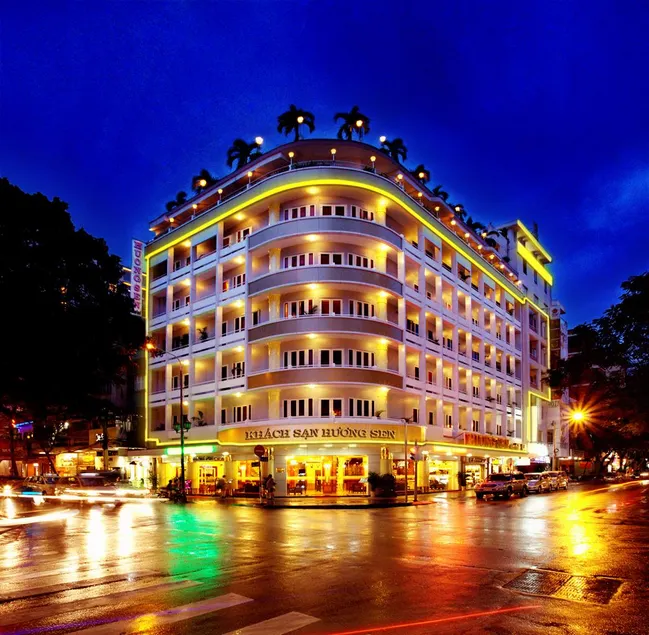 Huong Sen Hotel - Image 1