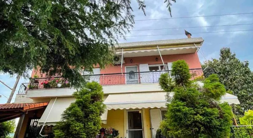 Lucky's House - Image 1