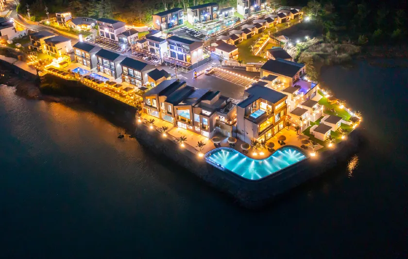 Yeosu Highlark Resort (Heated Pool) - Image 1