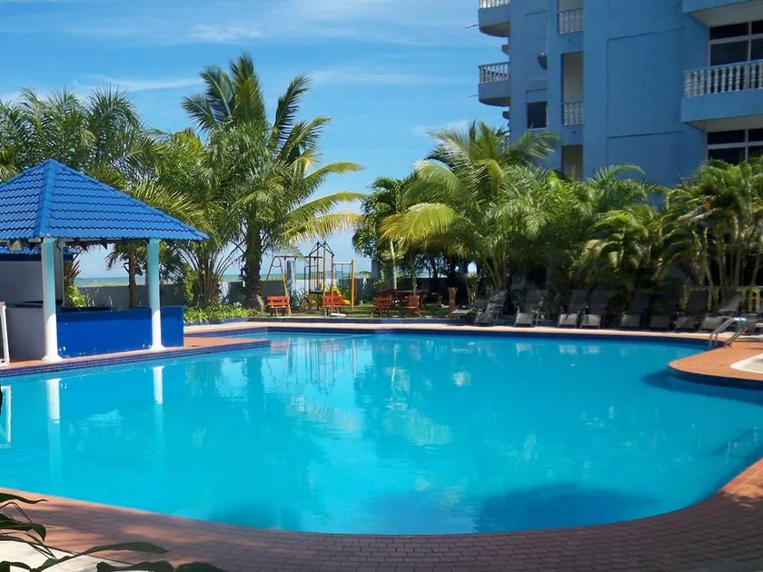 Sanctuary Resort & Apartment - Image 1