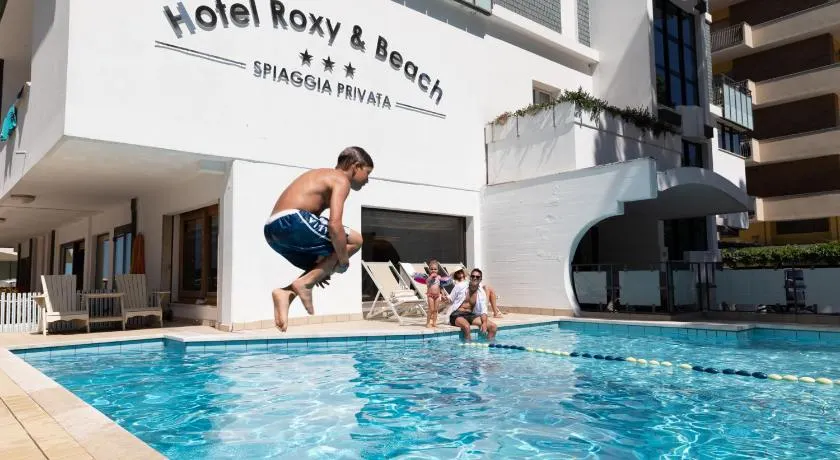 Hotel Roxy & Beach - Image 1