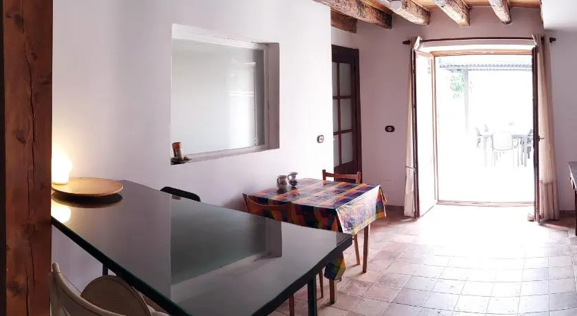 Casa del Medio - Image 1