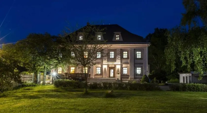 Hotel Zámeček Raspenava - Image 1