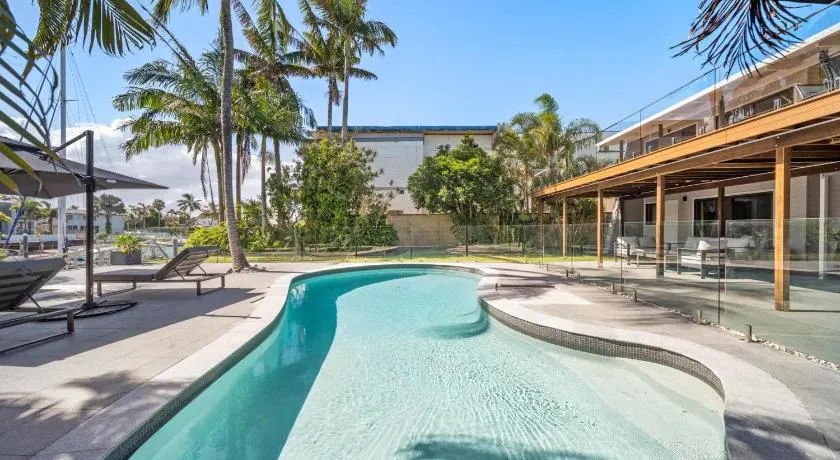 Luxe Waterfront Home - Pool, Pontoon w Deep Water Ocean Access - Image 1