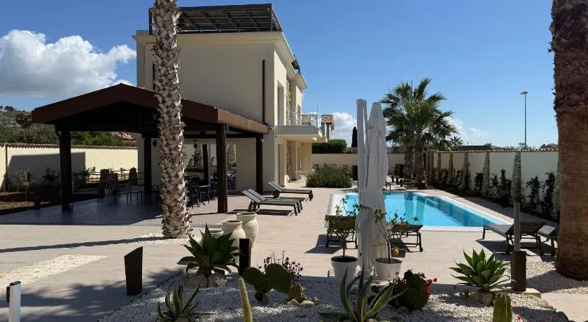 Limonaia Luxury Villa - Image 1