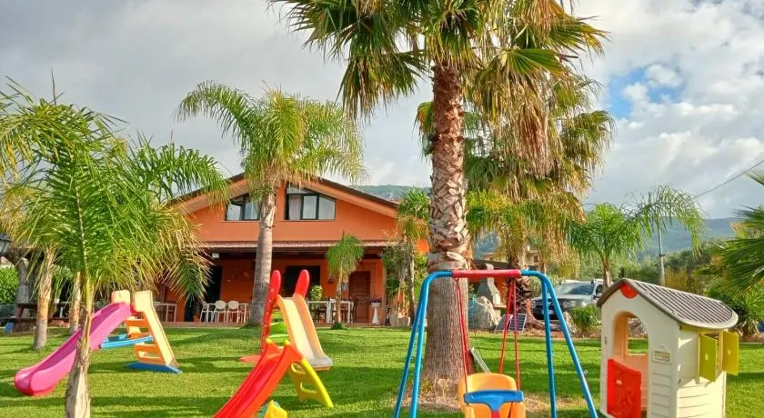 Villa Molinari B&B e Baby Park - Image 1