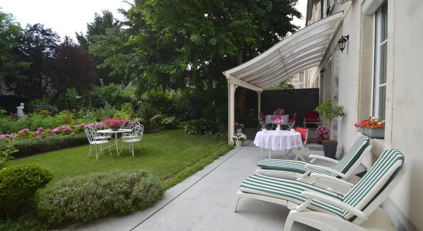 Chambre d'hôtes à TOUL centre ville avec parking privé - Image 1