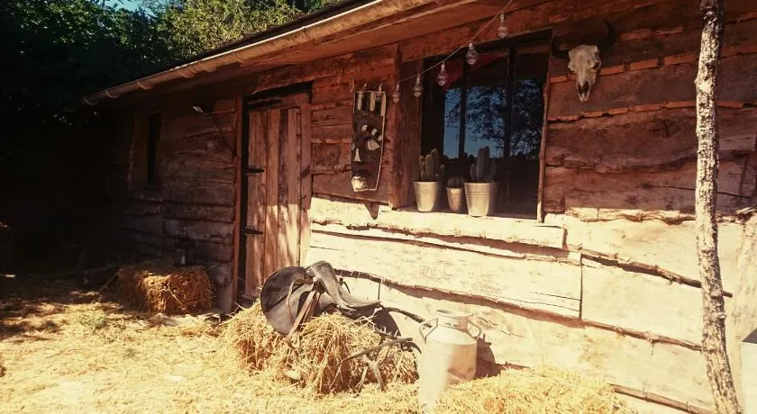 La Cabane Aux Loups - Image 1
