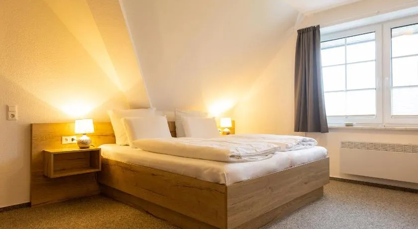 Cuxlandhotel Doppelzimmer 123 - Image 1