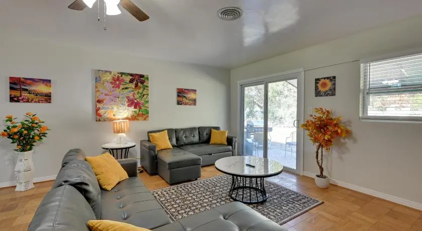 7 Mi to Busch Gardens! Family & Pet-Friendly Home - Image 1