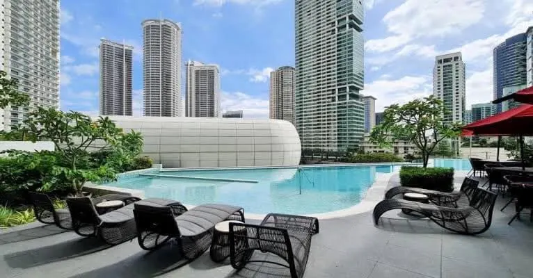 Luxe 1BR Panorama Suite at Novotel Aqua - Image 1