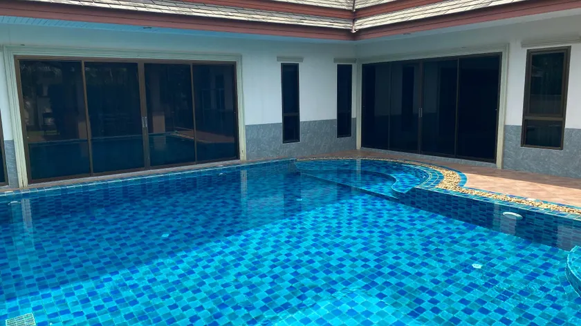 Big Comfortable Villa - Image 1