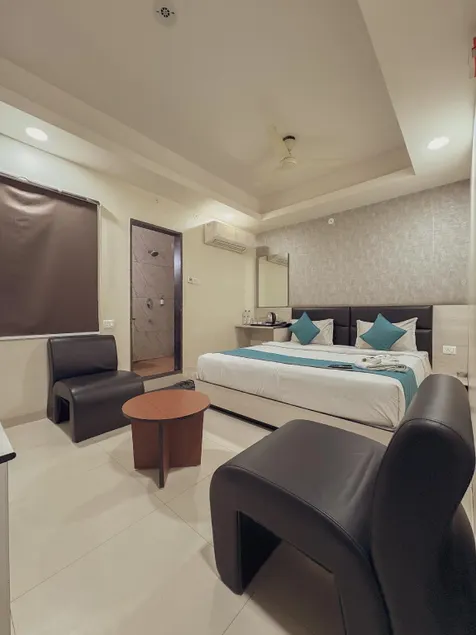 Hotel Lotus - Image 1