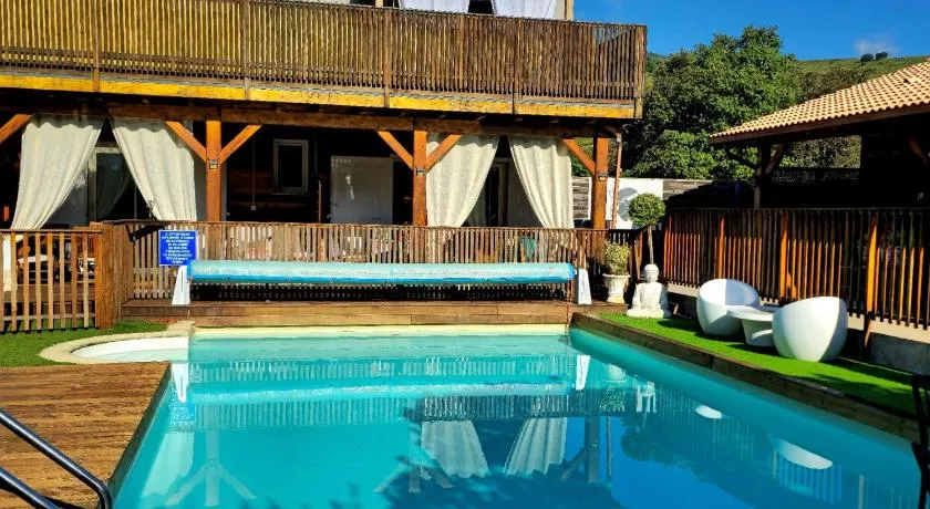 GITES O FIL DE L'EAU piscine spa accès rivière - Image 1