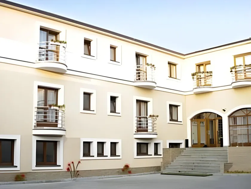 Hotel Eminent - Image 1