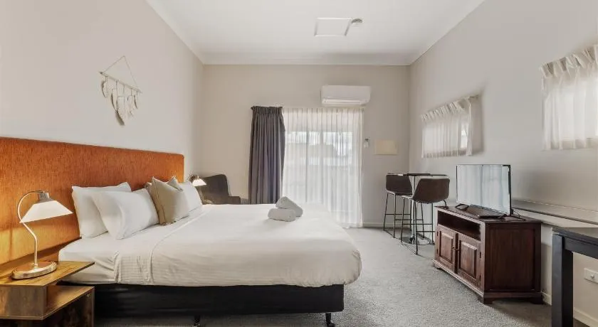 Siana Studio - NEW listing - Image 1