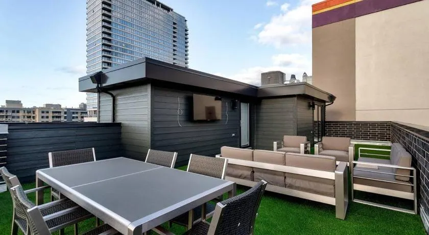 2 Newly Built Luxury Condos with Private Roofdeck - Image 1