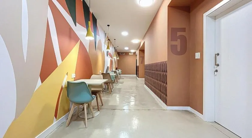 Lemon Hostel Altea habitaciones privadas y compartidas - Image 1