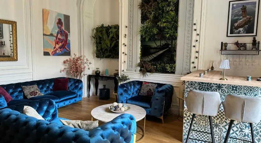 Prestigieuse Suite Princeteau - Image 1