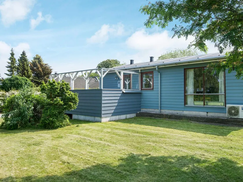 4 person holiday home in Juelsminde - Image 1
