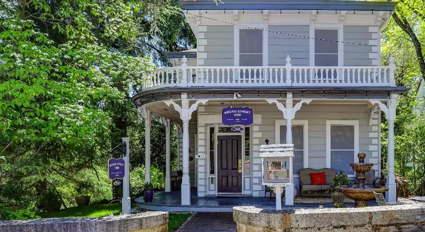 Broad Street Inn - Image 1