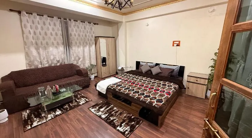 Heart of Northeast Stay - Image 1