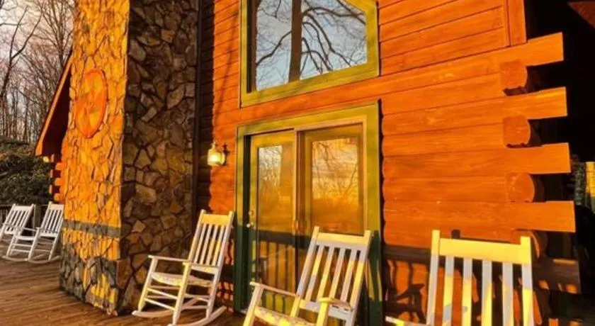 Spacious, dog friendly cabin in Blowing Rock, NC - Image 1