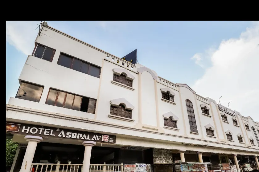 OYO 45122 Hotel Asopalav - Image 1