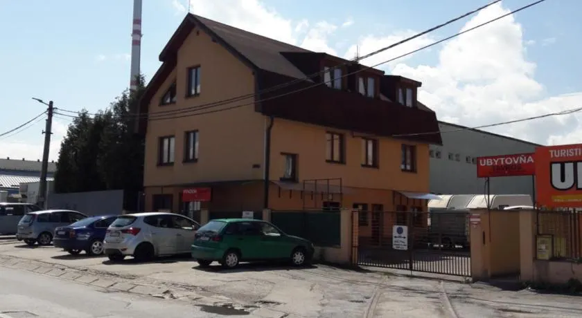 Ubytovňa a penzión Tavros - Image 1