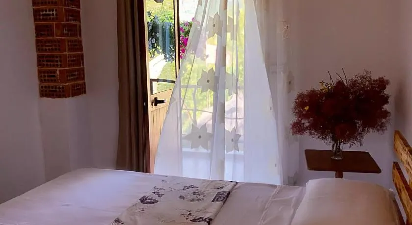 Velaj Guest House - Image 1