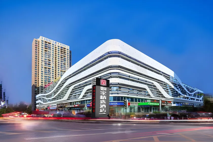 Home Inn Plus Dalian Development Zone Wanda Plaza Jinma Road - Image 1