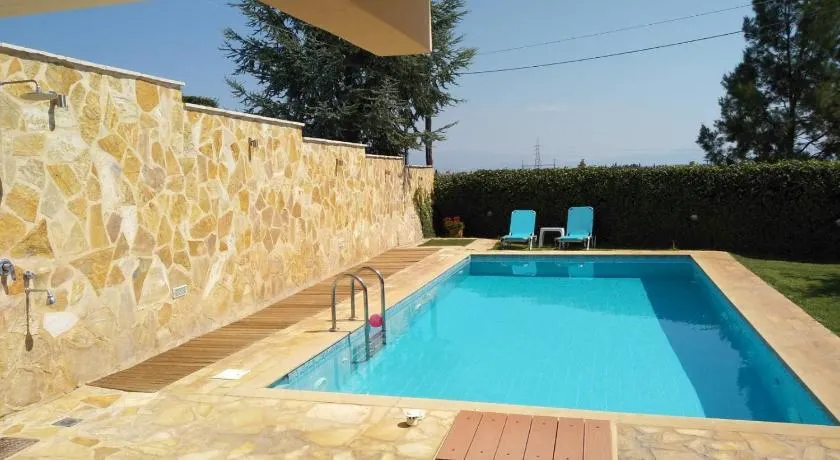 Apartment with Private Pool - Image 1