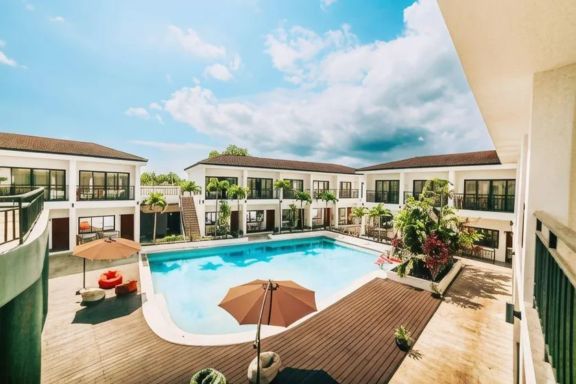 Holabay Resort - Image 1