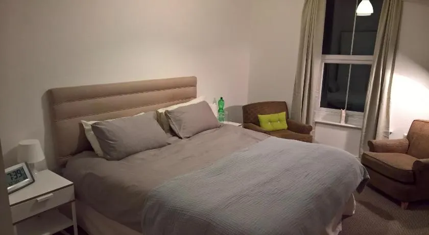 Regent Serviced Suites - Image 1