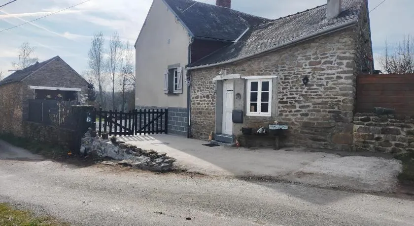 Chambre d'hôtes Se Sentir Libre Châtaigne - Image 1