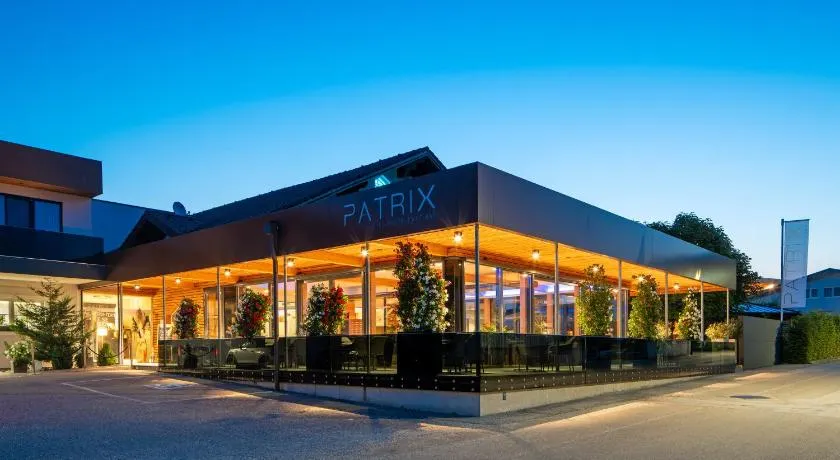 Patrix Hotel, Restaurant, Bar - Image 1