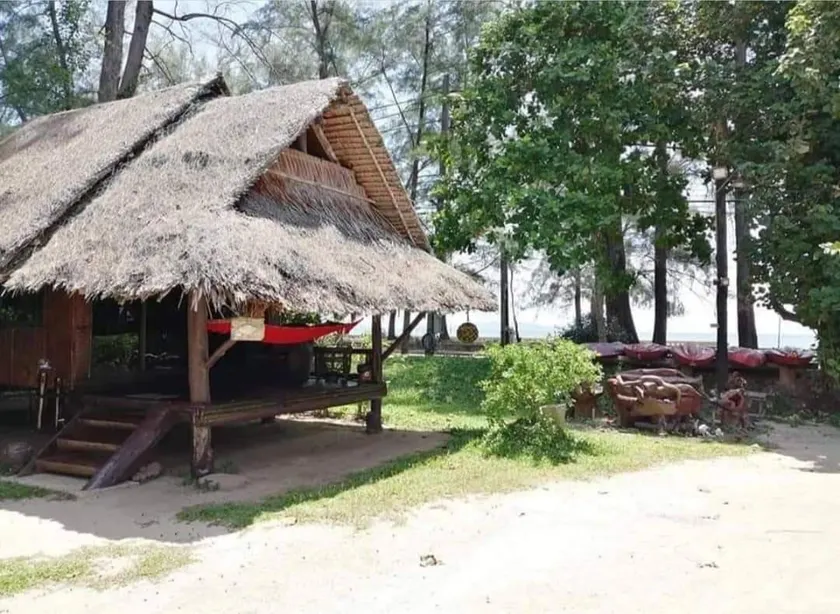 Fisherman's Hut , ขนำชาวเลโฮมสเตย์ - Image 1
