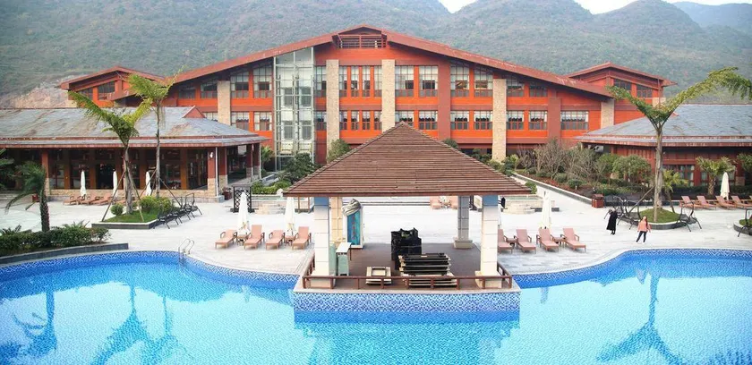 Liupanshui Waterfall Source Hotel (Liuzhi Longjing Hot Spring Scenic Area) - Image 1