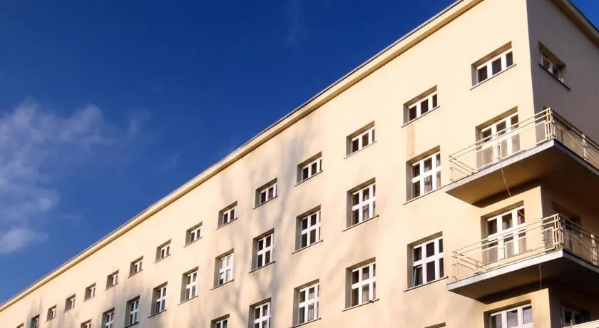 Nawojka Hotele Studenckie - Image 1