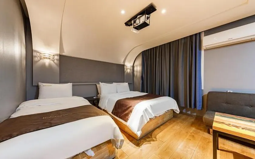 Daejeon Yuseong Hotel Cannes - Image 1