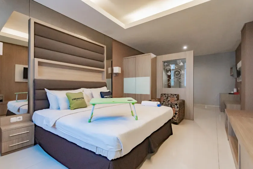 Urbanview Hotel Newton Riau Bandung by RedDoorz - Image 1