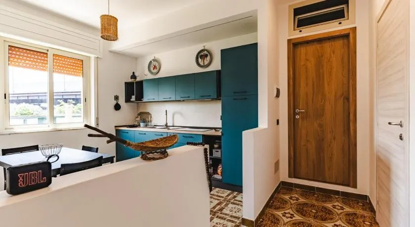 Beautiful Modern Apartment - Image 1