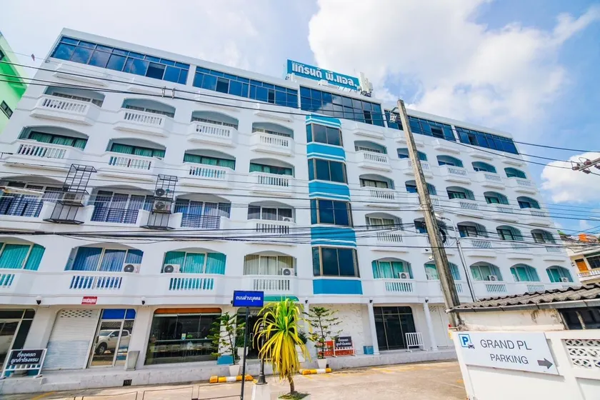 Grand PL Hotel - Image 1
