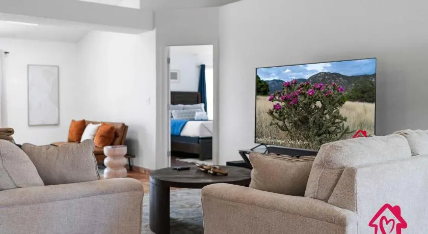 Poolside Haven on Montano An Irvie Home - Image 1