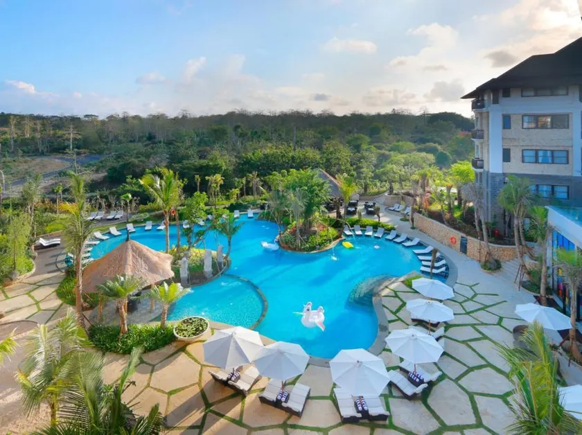 Stunning 1 BR Deluxe Room Pool view #L256 - Image 1
