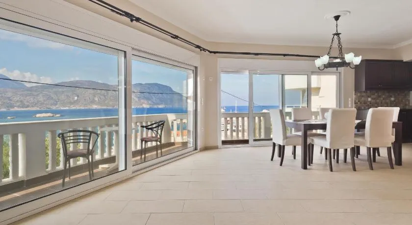 Lux Sea View Apartment - Image 1