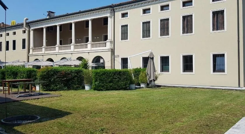 La Loggia Vicenza - Image 1