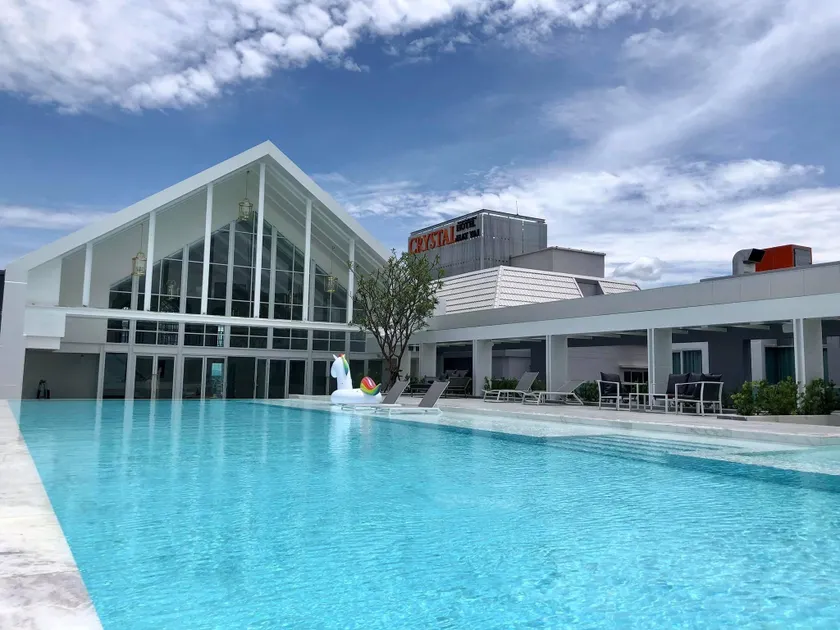 Crystal Hotel Hat Yai - Image 1