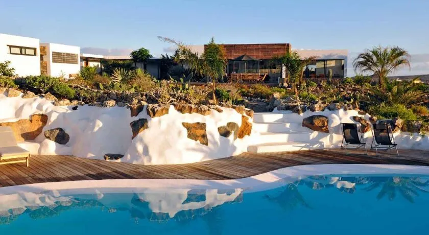 Villa La Laguna - Image 1